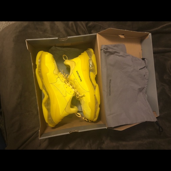 Shoes - Picture 7 of 8